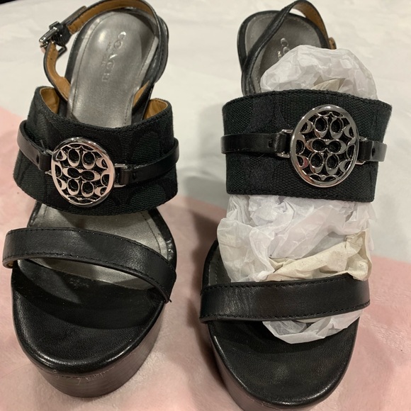 wedges for narrow feet